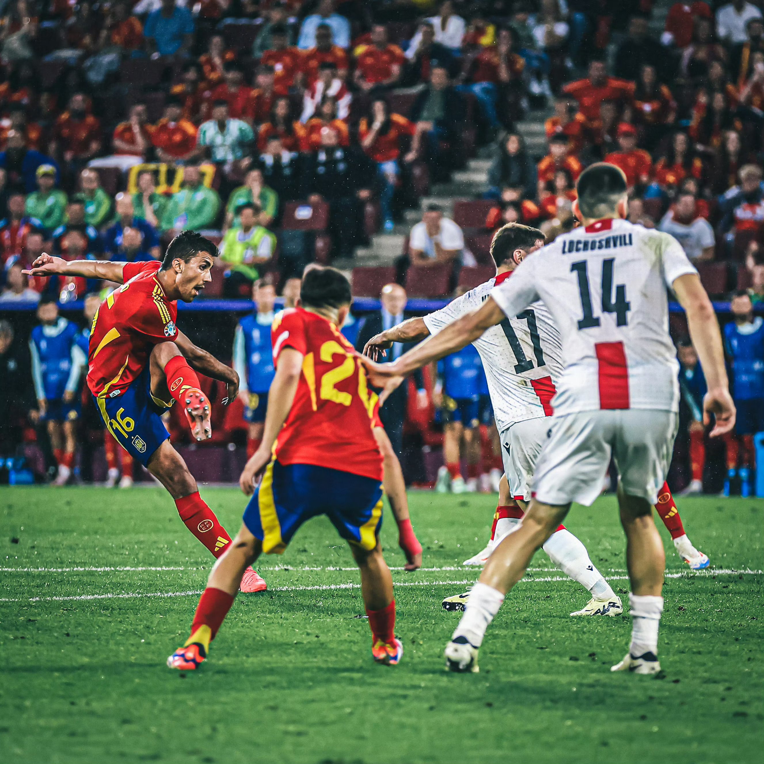 意大利压哨绝杀捷克，成功挺进下一轮比赛