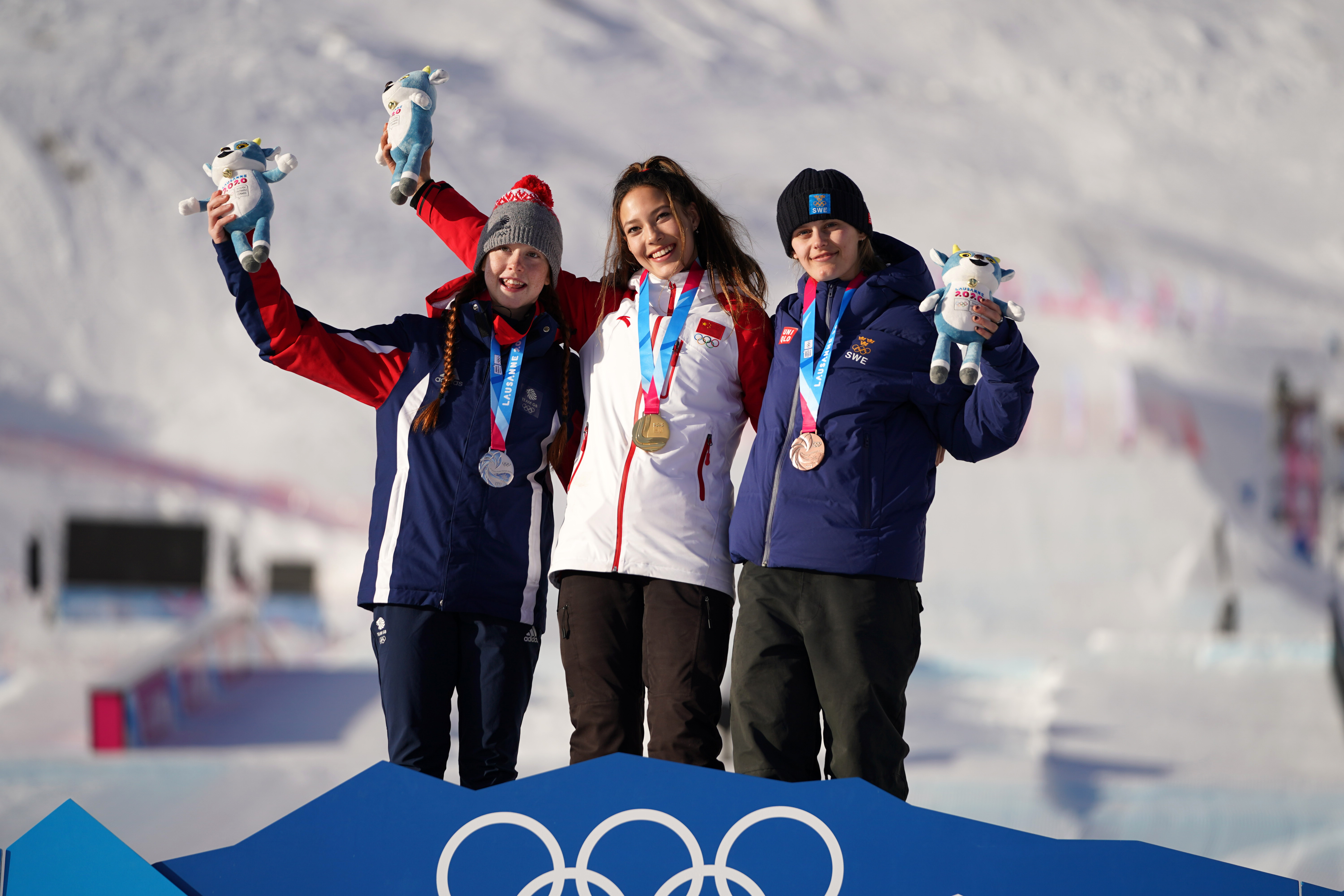 瑞士运动员在滑雪比赛中夺冠