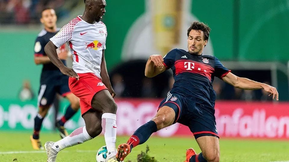 莱比锡红牛逆转利物浦，蒂亚戈扛起全队