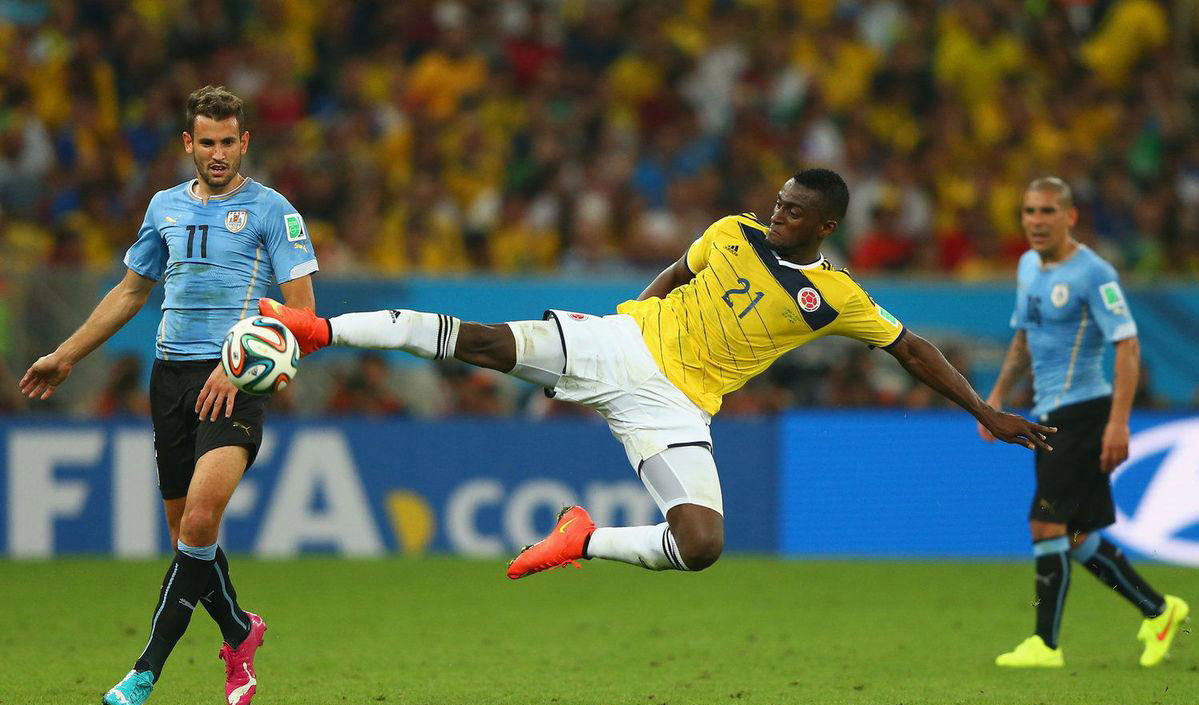 法国绝杀哥伦比亚，阿圭罗统治全场