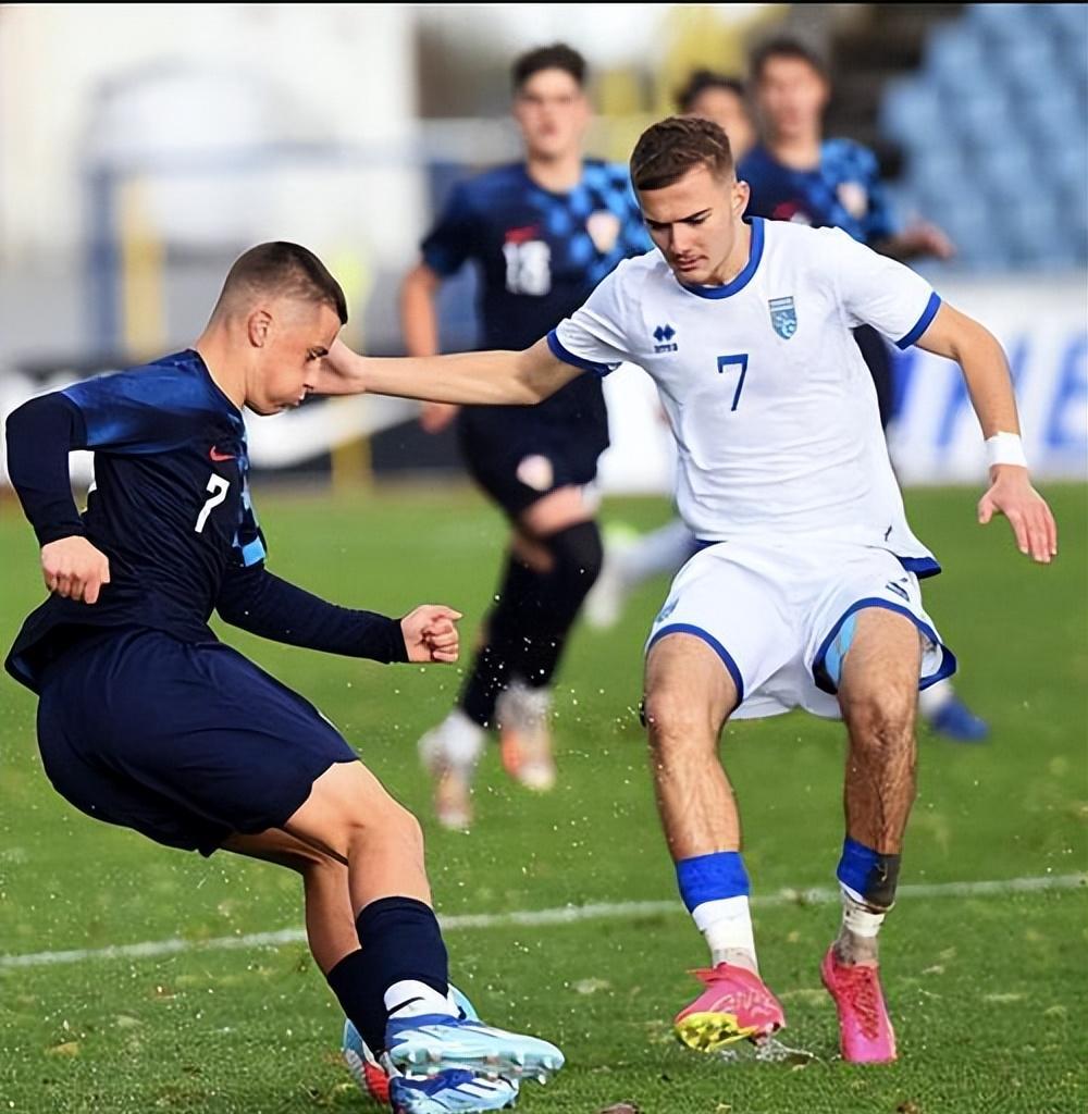 进球数不断攀升,双方战术对攻,比赛异常精彩 进球数不断攀升,双方战术对攻,比赛异常精彩